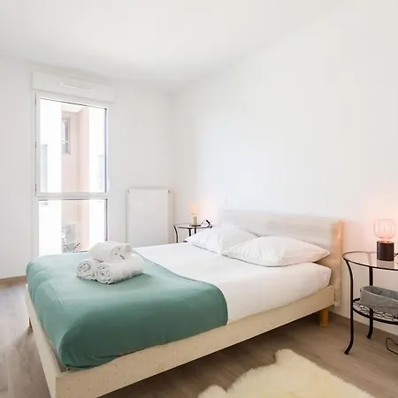 Apartment Le Rio, Avec Terrasse & Parking Rennes